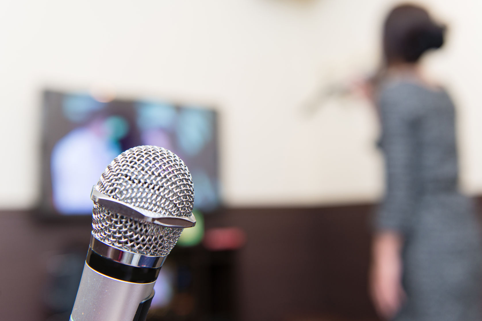Japanese Dating Culture 3 Places to Avoid for a First Date - Karaoke