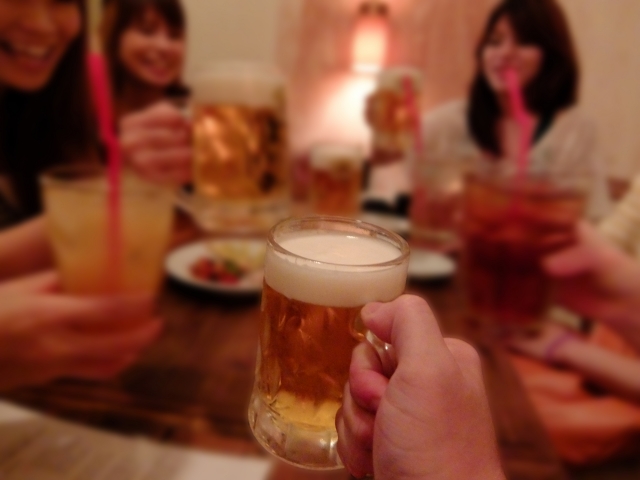 Meeting Girls in Japan - Aiseki-ya Dating Table